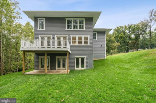 10601 Greenacres Dr, Silver Spring MD 20903-1214 exterior