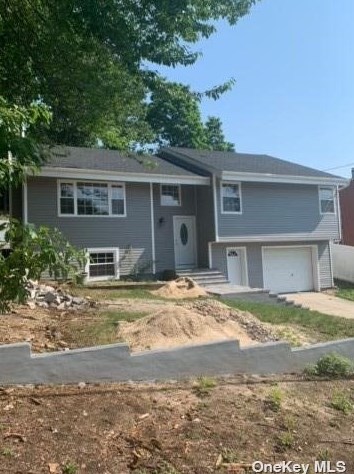 45 Eckert St, Huntington Station, NY 11746-3842