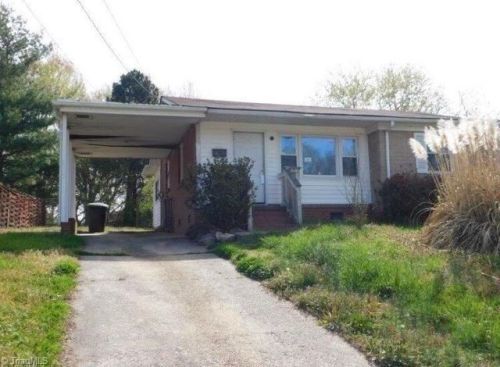 2003 Crestridge Rd, Greensboro, NC 27403-3633