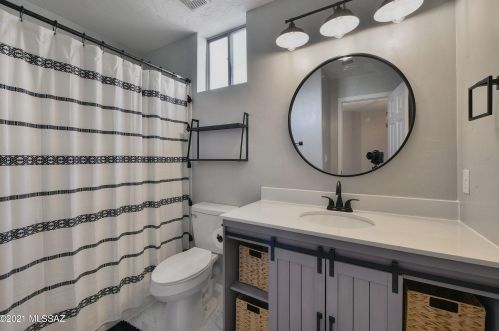 8822 Lions Spring Pl, Tucson AZ  85747-5658 exterior