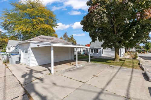 3057 35, Milwaukee WI 53215-4126 exterior