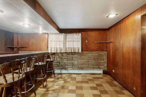 5655 Kenneth Ave, Chicago IL 60646-5907 exterior