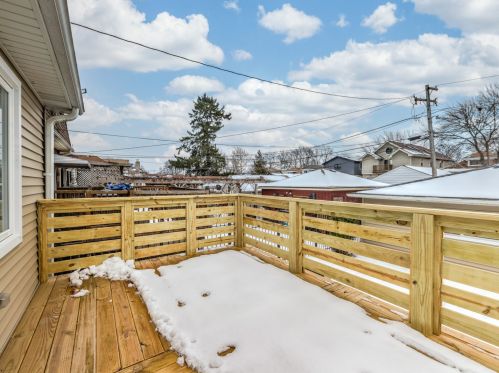 7933 Cressett Dr, Chicago IL 60707-1346 exterior