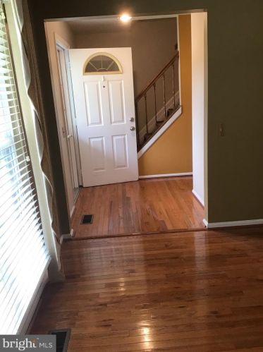 1721 Featherwood St, Silver Spring, MD 20904-6642