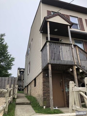 124 Caldwell Ave, Paterson NJ  07501-3301 exterior
