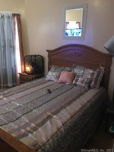 34 Lincoln St, New Britain CT 06052-1638 exterior