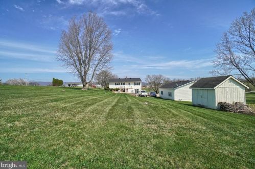 7504 Picnic Wood Rd, Middletown MD 21769-8223 exterior