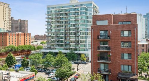 1601 State St, Chicago IL  60616-1478 exterior