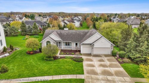 3267 Crofton Dr, Dewitt, MI 48820-7719