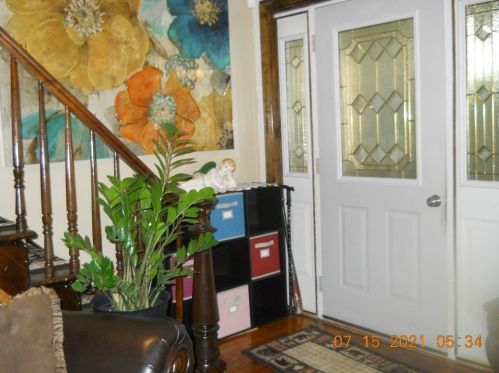 48 Grosvenor St, Springfield, MA 01107-2024