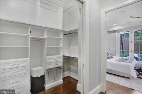 420 3rd St, Washington DC  20003-1930 exterior