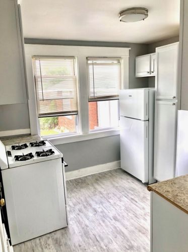 418 Hickory St, Joliet IL 60435-7548 exterior