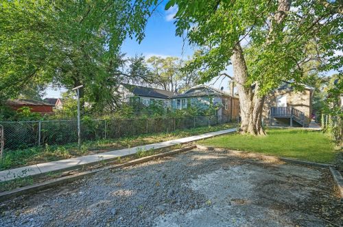 10219 Bensley Ave, Chicago IL 60617-6128 exterior