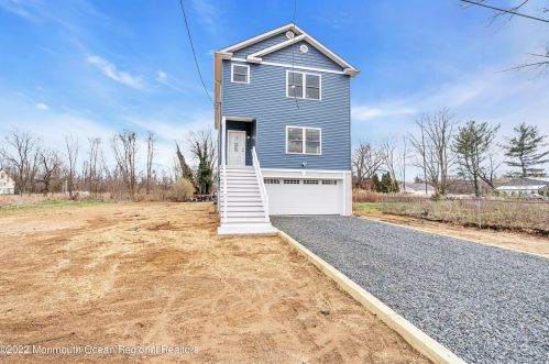 16 John St, Old Bridge NJ 08857-1705 exterior