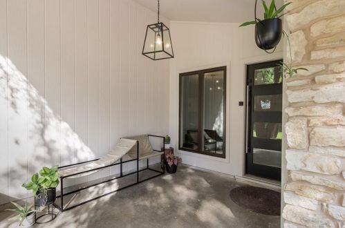 5402 Fernview Rd, Austin TX  78745-2716 exterior