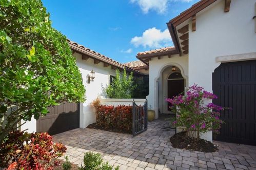 2192 Residence Cir, Naples FL 34105-3084 exterior