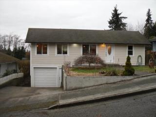 3011 Cascade Trl, Bremerton, WA 98310-5416