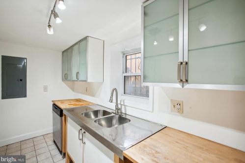 3005 11th St, Washington DC  20001-3905 exterior