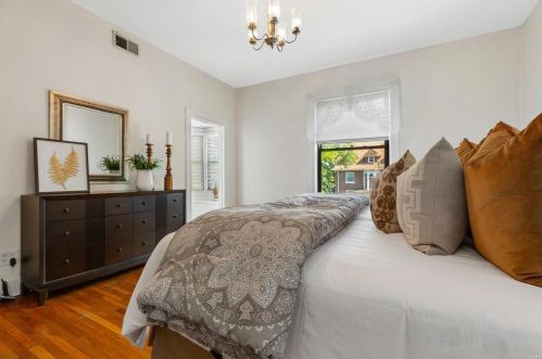 5226 Washington Pl, Saint Louis MO 63108-1116 exterior