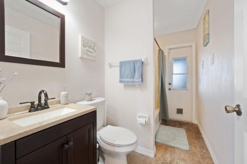 451 Raymond Ln, Fort Pierce FL  34983-1131 exterior