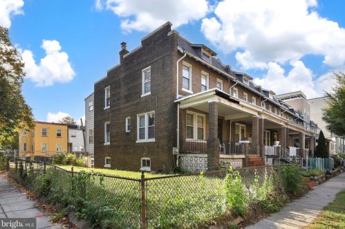 1127 Orren St, Washington DC  20002-3905 exterior