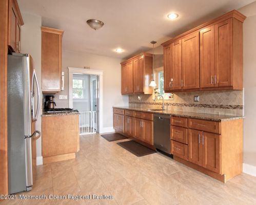 235 Broadway, East Freehold NJ 07728-1862 exterior