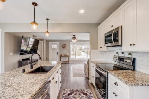 2953 95th St, Milwaukee WI  53227-3613 exterior