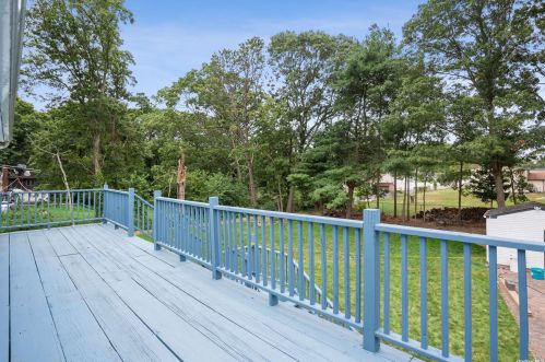 15 Chestnut St, Central Islip NY 11722-3839 exterior