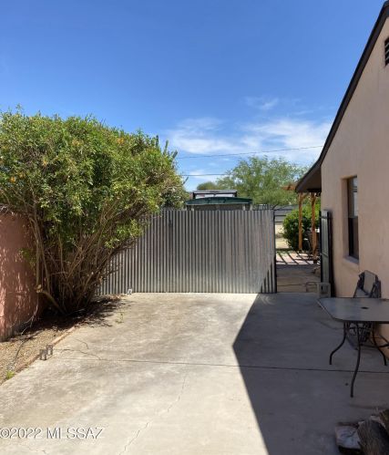 209 Lester St, Tucson AZ 85705-6551 exterior