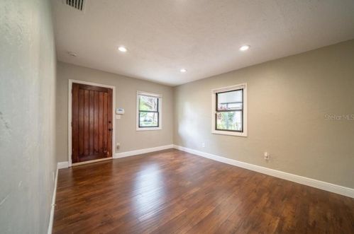 4711 Bay View Ave, Tampa FL 33611-1127 exterior