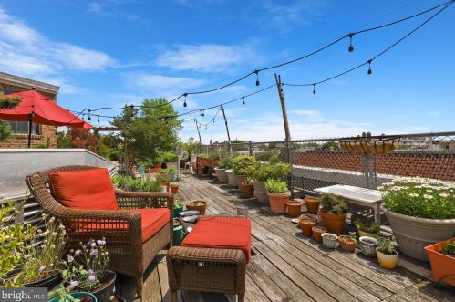 2707 Adams Mill Rd, Washington DC  20009-2178 exterior