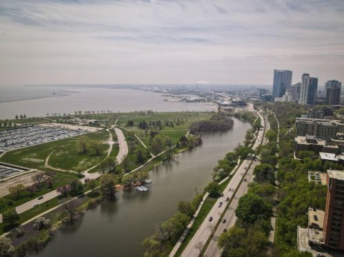 1660 Prospect Ave, Milwaukee WI 53202-2400 exterior