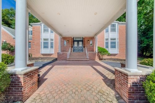 11 Beacon Hl Dr, Chester NJ exterior