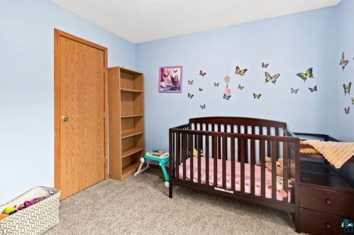 619 4 St, Duluth MN 55806-2409 exterior