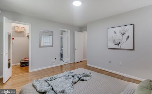 8717 Liberty Ln, Rockville MD 20854-3638 exterior