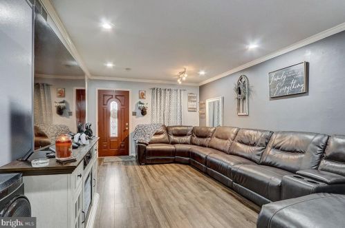 521 Riv Dr, Camden NJ 08110-2917 exterior