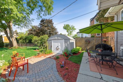 170 Pick Ave, Elmhurst IL 60126-3018 exterior