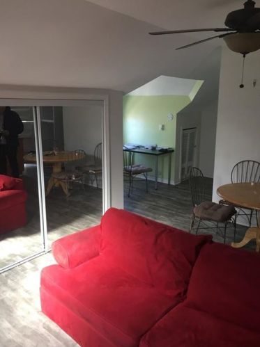 60 Duncan Ave, Providence RI 02906-1815 exterior