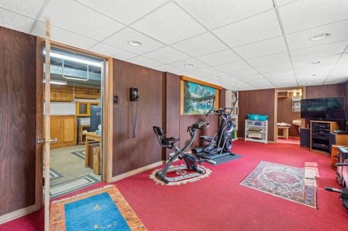 1236 Pinewood Dr, Pittsburgh PA 15243-1812 exterior