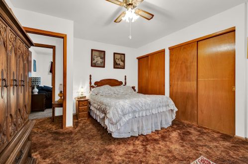 6944 61, Milwaukee WI 53223-5404 exterior