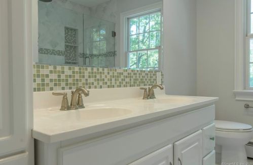 55 Pne Rdg Rd, Wilton CT 06897-2716 exterior