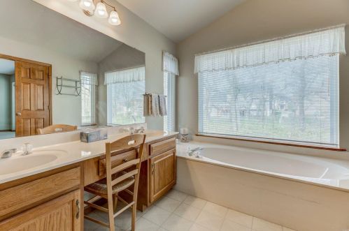 2724 Denacre Dr, Saint Louis MO 63129-4925 exterior