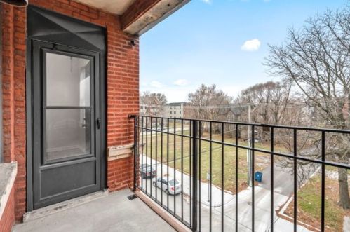 6511 Blackstone Ave, Chicago IL  60637-4406 exterior