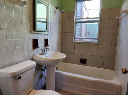 752 Kedvale Ave, Chicago IL 60632-4105 exterior