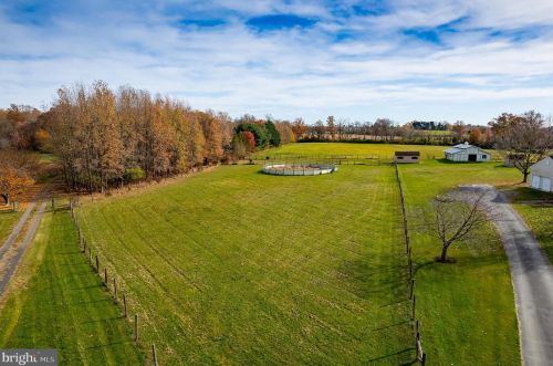 262 Lk Rd, Pilesgrove NJ 08098-3008 exterior