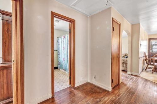 79 Ida Ave, Derby CT 06418-2323 exterior