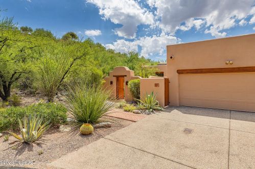 6738 Chapultapec Cir, Tucson, AZ 85750-1001