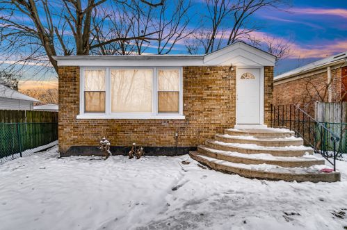 9020 Woodlawn, Chicago IL 60619-7923 exterior