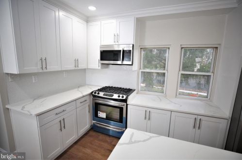 424 Pitman Ave, Trenton NJ  08610-3806 exterior