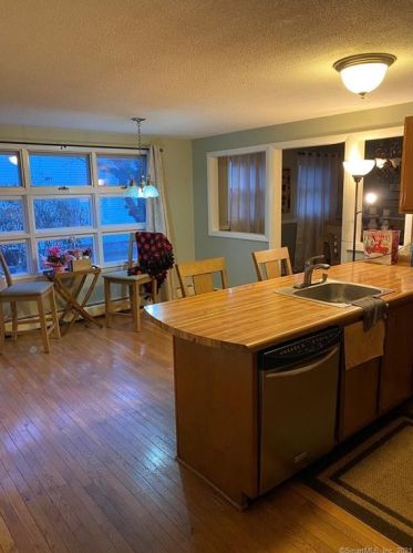 98 Greenwood St, New Britain CT 06051-3326 exterior